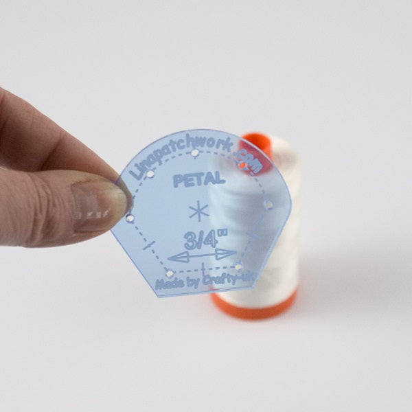 6-Petal Dresden Plate (4" diameter)