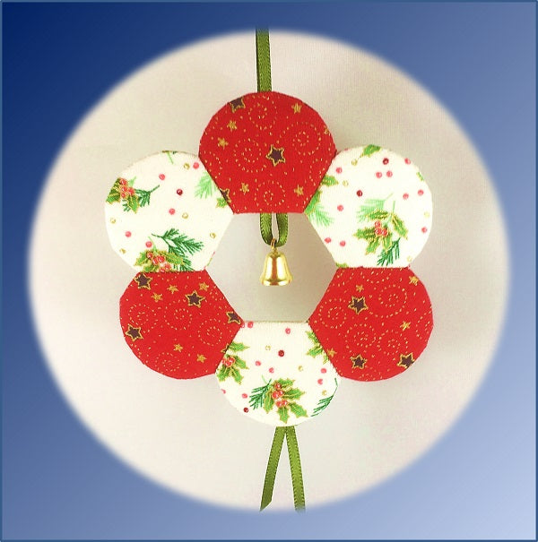 curved wreath red new 2022